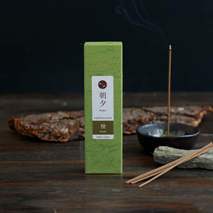 Varillas de Incienso Tradicionales de Ciprés Hinoki 20g - Product Image 4
