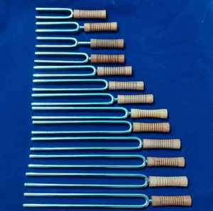 Ensemble de diapasons Fibonacci de haut niveau de 8 pièces avec activateur - Product Image 3