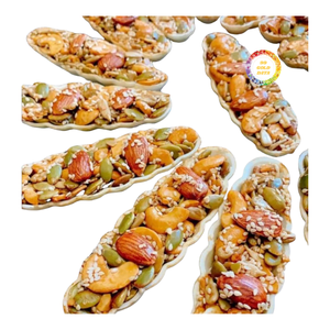 Biscuit en forme de bateau aux noix croustillantes, au goût sucré doux et à la structure ferme, adapté aux options d'emballage individuel ou en vrac - Product Image 3