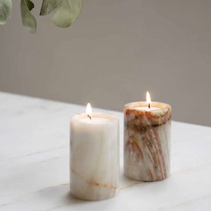 Elegante portavelas de mármol diseñado para hogares modernos que mejora la calidad del ambiente general durante las horas nocturnas después del trabajo diario. - Product Image 2