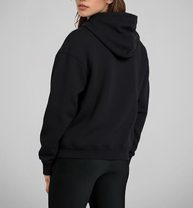 Vente en gros de sweats à capuche pour femmes, personnalisés, hiver, logo sur le devant, poids lourd, streetwear, impression DTG, options de tailles disponibles - Product Image 4