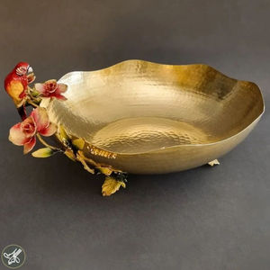 Lavish Leaf Shape Decorative Metal Tray Crafted <b>For</b> Luxurious Dining Table Fruit Presentation Dessert Service And <b>Display</b> - Product Image 5
