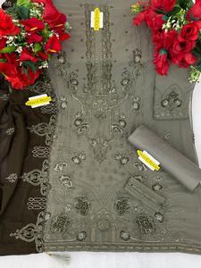 Élégant costume pakistanais brodé, parfait pour les festivals traditionnels et les cérémonies, disponible dès maintenant à un prix abordable - Product Image 2