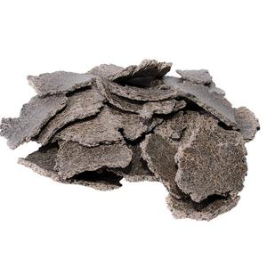 高纤维葵花籽油蛋糕包装在散装葵花籽油蛋糕中，用于农场动物所需的压制种子 - Product Image 1