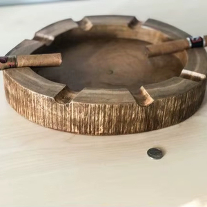 Cendrier en bois à bord lisse pour les salons offrant un confort durable et un entretien facile pour une utilisation régulière - Product Image 1