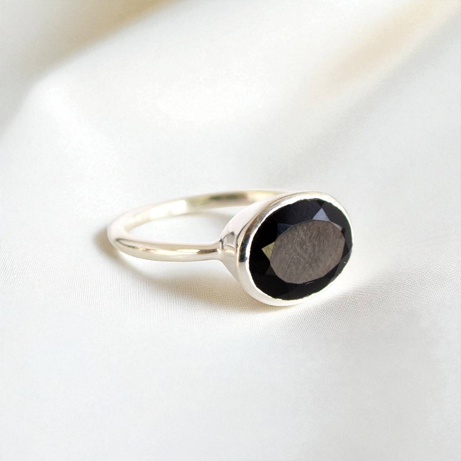 เงินโอนิกซ์สีดำ