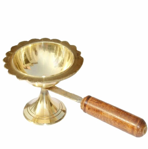Chirag doré Ahkand Jyoti Diya avec poignée en laiton Dernières religieuses Jyoti Diya pour pooja au tarif de gros et direct de l'usine - Product Image 2