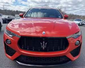 Levante F Tributo AWD Rojo Usado 2023 con Asientos de Cuero, Llantas de Aleación, Arranque Remoto, Bluetooth, Techo Solar y Sistema de Navegación - Product Image 2