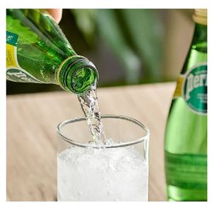 Agua mineral premium Perrier con una vibrante carbonatación y un sabor refrescante y limpio. - Product Image 1