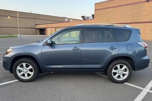 Sedán Eléctrico 2014 con Tracción en las Cuatro Ruedas, Motor Doble, Batería de Litio, Neumáticos R18, Asientos de Cuero, Cámara Trasera, Techo Panorámico, Faros LED - Product Image 6