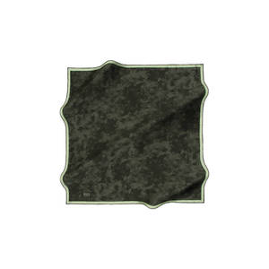 Écharpe carrée en soie vintage de créateur avec motif brossé - Product Image 1