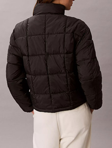 Chaqueta acolchada ligera con cuello levantado negro personalizado de último diseño, chaqueta de burbujas resistente al agua, chaqueta acolchada de plumón de ganso para mujer - Product Image 2