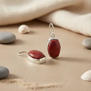 Boucles d'oreilles pendantes pour femmes avec pierre argentée et rouge, cadeau de bijoux parfait - Product Image 1