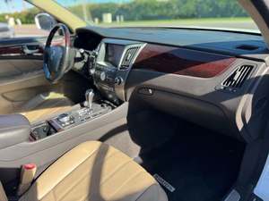 Hyundai Equus Ultimate RWD Plus 2011 d'occasion en excellent état, sans accident, conduite à gauche/droite - Product Image 4