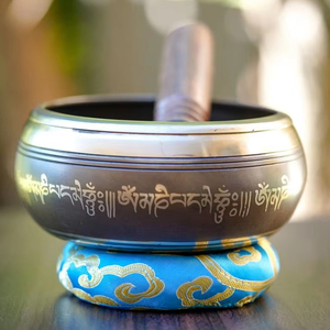 Ensemble de bols chantants de guérison Design en métal fabriqué à la main avec coussin maillet Idéal pour la méditation Reiki Yoga et la paix intérieure - Product Image 1