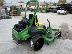 เครื่องตัดหญ้าแบบ Zero-Turn ยี่ห้อ John Deere รุ่นปี 2025 สำหรับงานอุตสาหกรรม ใช้เครื่องยนต์ดีเซล 2 จังหวะ สูบเดียว 4 จังหวะ ความจุ 250 ซีซี/190 ซีซี กำลัง 24.7 แรงม้า ถังเก็บหญ้าขนาด 150 ลิตร แรงดันไฟฟ้า 28 โวลต์ - Product Image 3