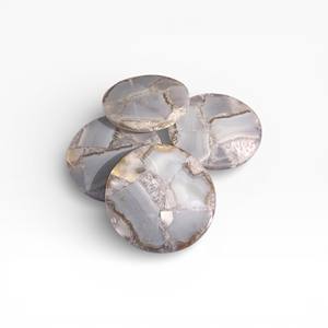 Sous-verres en mosaïque gris clair avec incrustation de minéraux naturels et finition polie lisse pour la décoration de table contemporaine - Product Image 1