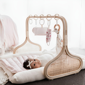 Tapis de jeu naturels pour bébés, gyms pour nourrissons faits à la main, gyms pour bébés en rotin, livraison rapide - Product Image 4