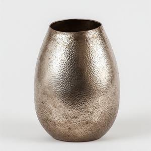 Vase en métal bronze fabriqué à la main poli avec une finition antique idéal pour les affichages décoratifs élégants et floraux intemporels - Product Image 5