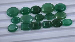 2025 piedra preciosa de cristal Esmeralda pulida suave Color verde Natural piedra de mezcla suelta corte ovalado varios tamaños Color verde atractivo - Product Image 5