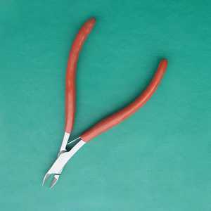 Excelente calidad de pinza para cutículas con instrumentos de belleza Red Dip Ce Acero inoxidable alemán de alta calidad ANAAIF ENTEREPRISES - Product Image 4