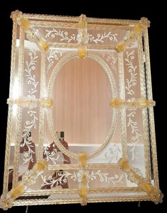 Miroir mural en verre de style vénitien Murano exquis avec des détails floraux dorés - Product Image 3