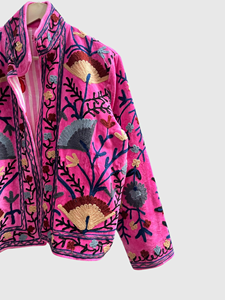 Veste en velours rose brodée, col mandarin, manches longues, motif floral, broderie à la main, vêtements d'automne, grande taille pour femmes - Product Image 3