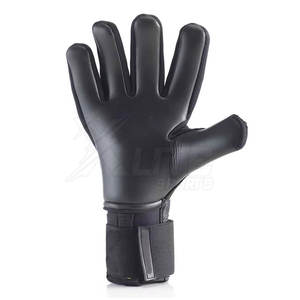 ถุงมือผู้รักษาประตูระดับมืออาชีพ สำหรับฝึกซ้อม  ผลิตจากยาง 3 มิติ คุณภาพพรีเมียม พร้อมน้ำยางลาเท็กซ์กันลื่น  แบบเต็มนิ้ว  ช่วยควบคุมการเล่นได้อย่างมั่นคง - Product Image 4