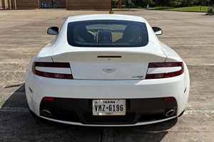 Excellent état, Aston Martin V8 Vantage Coupé d'occasion 2013 - Product Image 1