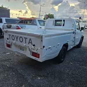 Toyota Hilux Champ Édition Limitée Caméra Électrique Cuir Turbo Aluminium Foncé Alliage Toit Ouvrant Automatique PICKUP Manuel Halogène R17 - Product Image 5