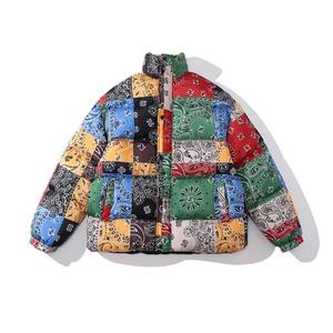 Venta al por mayor Unisex con estilo All-Over Printed 100% Poliéster Bubble Puffer Coat Warm acolchado Streetwear Jacket para el invierno High Street - Product Image 3