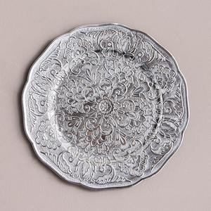 Elegante Placa de carga metálica plateada con borde de desplazamiento barroco festoneado adornado - Product Image 3