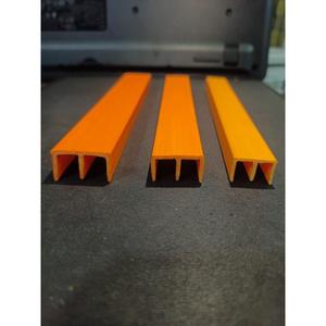 Perfil de PVC Extruido en Forma de E de Alta Resistencia al por Mayor, con Canal E de 23 mm para Iluminación, para Aplicaciones en Materiales de Construcción - Product Image 4