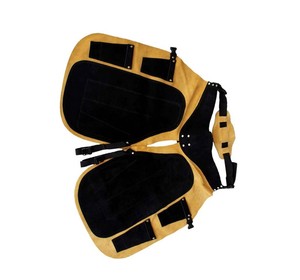 Tablier de protection en fer à cheval fait à la main en cuir de qualité - Product Image 3