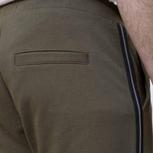 กางเกงผ้าลูกฟูกใส่สบายสำหรับเด็กผู้ชายกางเกงซักได้สำหรับมืออาชีพสีทึบสไตล์ล่าสุด - Product Image 4