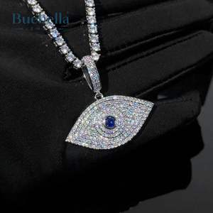 Colgante de ojo de zafiro helado chapado en oro blanco de 18 quilates de Plata de Ley 925 de alta calidad para hombres - Product Image 1