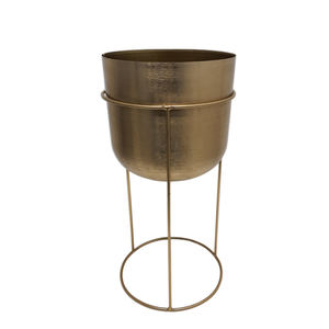 Maceta decorativa de hierro con soporte y maceta de jardín chapada antigua de peltre martillado para decoración de bodas y exteriores - Product Image 3