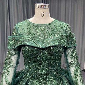 ANY261 Vestido de Noche Musulmán Verde Esmeralda de Manga Larga con Encaje - Product Image 5