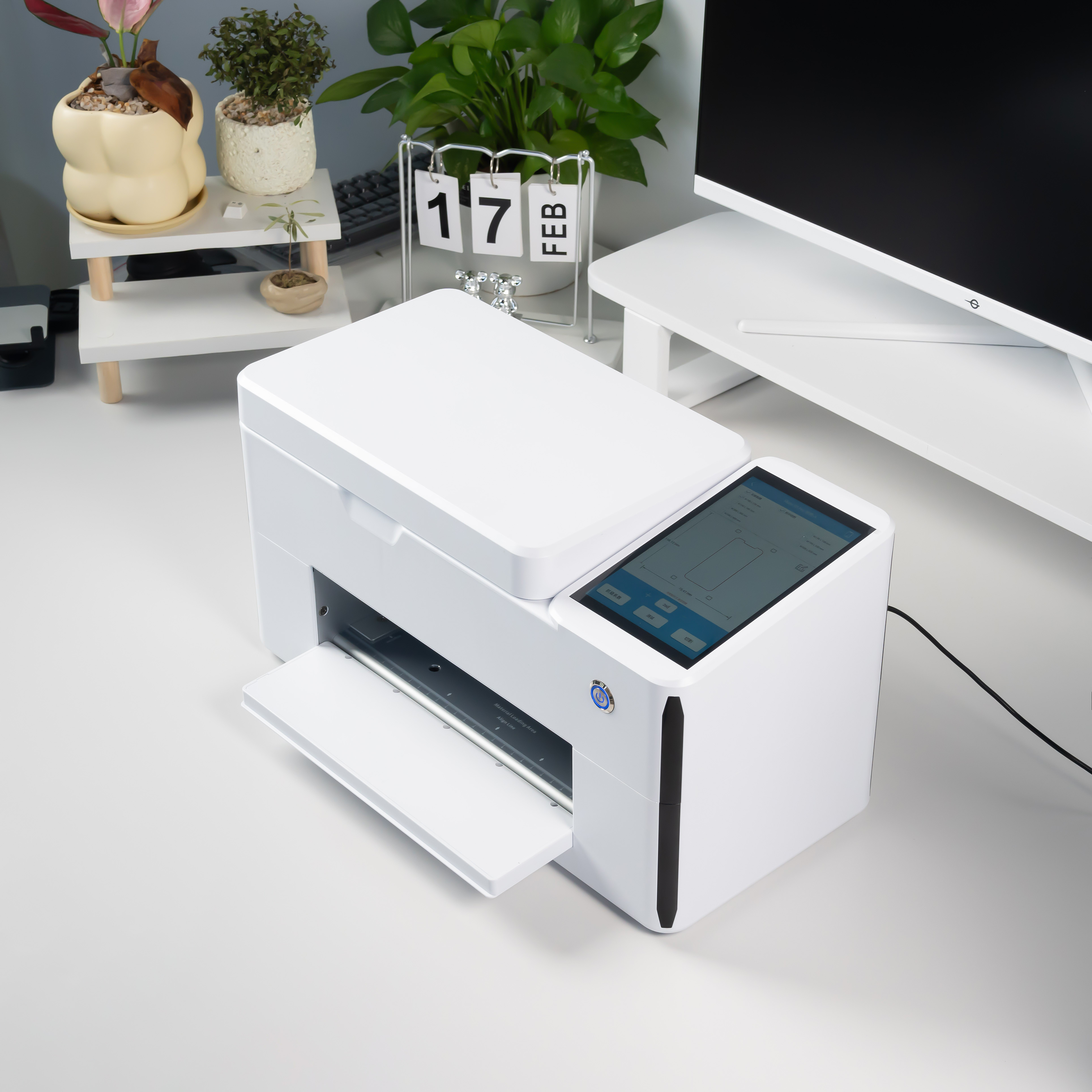 Crystal Clear: Máquina todo en uno para corte de película de hidrogel*1