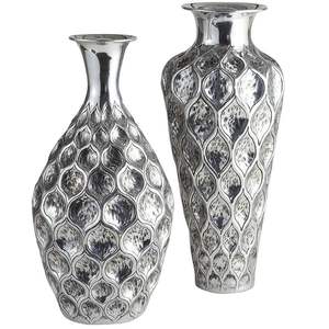 <b>Metal</b> <b>vase</b> crafted for farmhouse decor making floral displays look rustic timeless with distinctive artistic character - Product Image 4