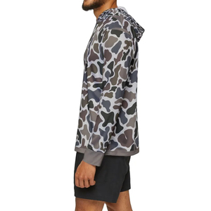 Sweat à capuche camouflage tendance et à la mode, streetwear brodé pour l'hiver avec techniques d'impression numérique et de teinture unie - Product Image 5