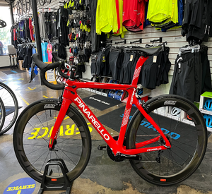 VENTAS CALIENTES Juego de Ruedas Pinarello Gan Rim Shimano 105 de 11 Velocidades de Calidad 2024 - ZIPP 404 Firecrest - Rojo - Product Image 1