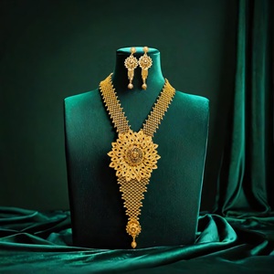 Juego de pendientes de collar de calidad asegurada con juego de pendientes de collar de estilo moderno chapado en oro de 22 quilates a la venta por exportadores - Product Image 1