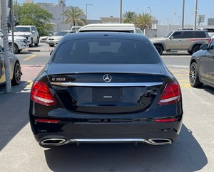 UTILISÉ 2019 MER CE DES -BEN Z E300 AMG E63 S. 8 CYLINDRES V6 5 PLACES 400-499HP TRANSMISSION AUTOMATIQUE - Product Image 6
