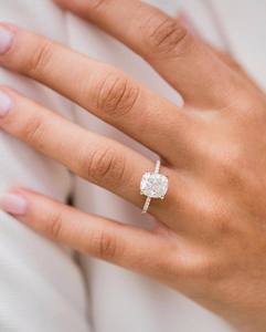 Fourniture en gros d'une bague en diamant créée en laboratoire plaquée or 14 carats la plus demandée 0,31ct Certifié IGI empilable cadeau de fête de mariage Inde - Product Image 5