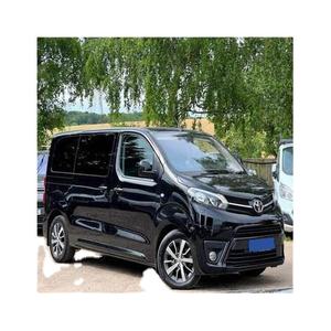 Mini-bus d'occasion automatique, conduite à gauche, sièges en cuir, pneus R16, propulsion arrière, à vendre - Product Image 1