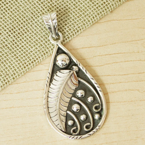 Charmes en argent sterling 925, design feuille, pendentif, bijoux faits à la main pour femmes, prix d'usine, vente en gros en provenance d'Inde - Product Image 3