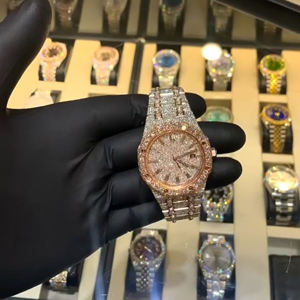 Montre Starspire Hip Hop en diamant, cadran romain de luxe, montres plaquées or VVS Moissanite pour hommes et femmes - Product Image 1