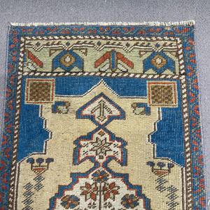 Alfombra Turca Vintage de 1.5x3.3 pies (47x100 cm), Alfombra Oriental Azul y Roja - Product Image 3