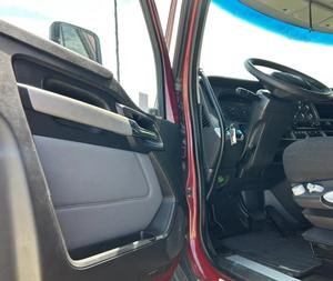 NEW OFFER 2022 NEWLY USED HIGH PERFORMING SLEEPER TRACTOR <b>TRUCKS</b> WITH AUTOMATIC <b>TRANSMISSION</b> AERODYNAMIC DESIGN AND SPACIOUS CAB - Product Image 4